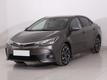 Toyota Corolla XI Sedan 1.6 Valvematic 132KM 2016 Toyota Corolla 1.6 Valvematic, Salon Polska, zdjęcie 1