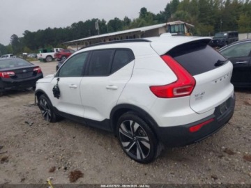 Volvo XC40 2024 Volvo XC 40 B5 Plus Dark Theme 2024 2.0l 2.0 Benzyna 247KM, zdjęcie 3