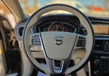 Volvo V40 II Hatchback Facelifting 1.5 T3 152KM 2017 Volvo V40 T3 AUTOMAT 1-Wl Salon Polska 2xOpony 1.5 Benzyna 152KM, zdjęcie 26