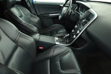 Volvo XC60 I SUV Facelifting 2.0 D3 DRIVE-E 150KM 2016 Volvo XC60 D3, Automat, Skóra, Navi, Xenon, zdjęcie 8