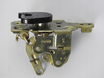 ZÁMEK DVEŘE KABINY LEVÝ LUBLIN GMP