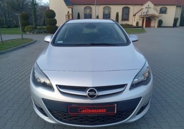 Opel Astra J Sports Tourer Facelifting 1.7 CDTI ECOTEC 130KM 2013 Opel Astra Zarejestrowany - ubezpieczony - 1,7 - 130 KM 1.7 Diesel 130KM, zdjęcie 1