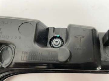 Задний правый фонарь Tesla 3 2024+