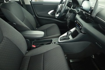 Toyota Yaris IV Hatchback 1.5 Hybrid Dynamic Force 116KM 2022 Toyota Yaris 1.5 VVT-i Hybrid, Salon Polska, zdjęcie 6