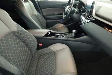 Toyota C-HR I Crossover Facelifting 1.8 Hybrid 122KM 2021 Toyota C-HR 1.8 Hybrid, Salon Polska, zdjęcie 6