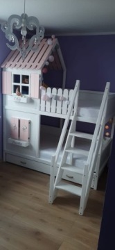 Двухъярусная кровать