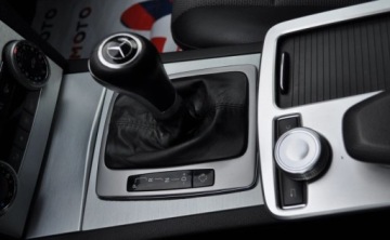 Mercedes Klasa C W204 Kombi T204 1.8 180 CGI BlueEFFICIENCY 156KM 2010 Mercedes-Benz Klasa C 180 CGI Avangarde Automat Benzyna 1.8 Benzyna 156KM, zdjęcie 28