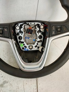 Рулевое колесо 13306885 Opel Insignia A 13306885