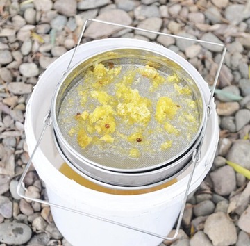 Двойное сито для меда из нержавеющей стали.