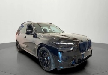 BMW X7 SUV M Facelifting 4.4 M60i 530KM 2025 BMW X7 M60i - Samochod dostepny od reki 4.4 Benzyna 530KM, zdjęcie 38