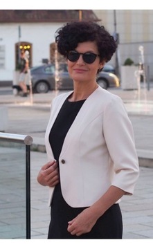 КОРОТКИЙ СВАДЕБНЫЙ ПИДЖАТ ФОРМАЛЬНОГО КРОЯ БЕЖЕВЫЙ 34