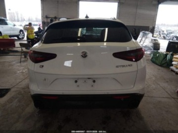 Alfa Romeo Stelvio SUV Facelifting 2.0 Turbo 280KM 2022 Alfa Romeo Stelvio 2022 r., 2,0L SPRINT AWD 2.0 Benzyna 280KM, zdjęcie 4