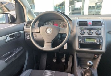 Volkswagen Touran I 1.6 102KM 2009 Volkswagen Touran 1,6 MPI 102kM Klimatronik,Tempomat,7 miejsc 1.6 Benzyna, zdjęcie 8