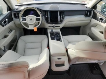 Volvo XC60 II 2023 Volvo XC 60 Plus, 2023r., 4x4, 2.0L, zdjęcie 6