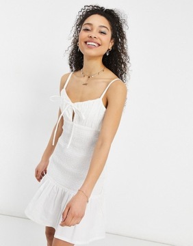 Biała marszczona sukienka letnia mini 32