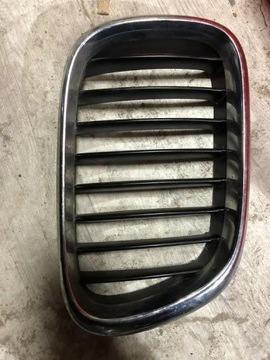 BMW X5 E53 MASKA LEDVINA MŘÍŽKA PRAVÁ 8247676