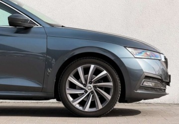 Skoda Octavia IV Liftback 1.5 TSI EVO 150KM 2021 Skoda Octavia Matrix-LED Kamera FrontLane Assist Salon PL FVAT23, zdjęcie 3