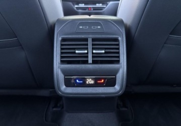 Volkswagen Passat B8 Variant Facelifting 2.0 TDI SCR 150KM 2025 Volkswagen Passat Variant R-Line 2.0TDI 150KM DSG Matrix Hak Masaz Keyless, zdjęcie 16