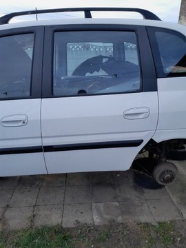 HYUNDAI MATRIX 01-09 DVEŘE