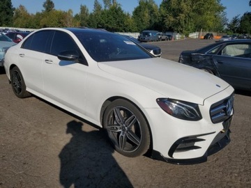 Mercedes Klasa E W213 2019 Mercedes-Benz Klasa E 2019 MERCEDES-BENZ E 300 4MATIC 2.0 Benzyna 255KM, zdjęcie 4