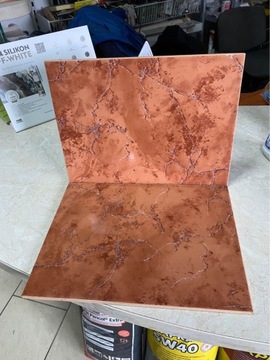 PŁYTKA ścienna 25x33,3 stary model