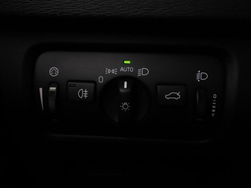 Volvo V40 II Cross Country 2.0 D2 DRIVE-E 120KM 2015 Volvo V40 klima auto czujniki parkowania, zdjęcie 30