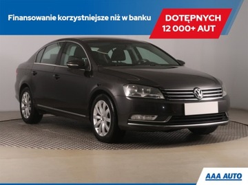 Volkswagen Passat B7 Limousine 1.6 TDI CR DPF BlueMotion 105KM 2011