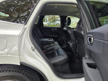 Volvo XC60 II Crossover D4 190KM 2018 VOLVO XC60 AWD/4X4, D4 2.0l diesel 190KM Salon PL Bezwypadkowy ASO do końca, zdjęcie 31