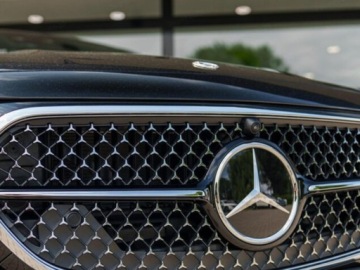 Mercedes Klasa E W214 Sedan 2.0 220d 197KM 2025 E Klasa 220 d 4-Matic AMG 2.0 (197KM) 2025, zdjęcie 3