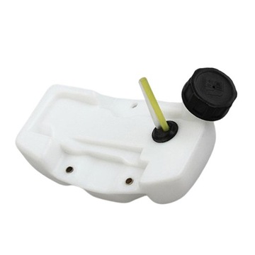 3 газонокосилки с топливным шлангом