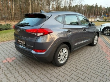 Hyundai Tucson III SUV 1.7 CRDI 115KM 2016 Hyundai Tucson 1.7 CRDI Kamera Panorama dach, zdjęcie 8