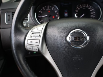 Nissan Pulsar 1.2 DIG-T 115KM 2015 Nissan Pulsar 1.2 DIG-T, Serwis ASO, Automat, zdjęcie 16