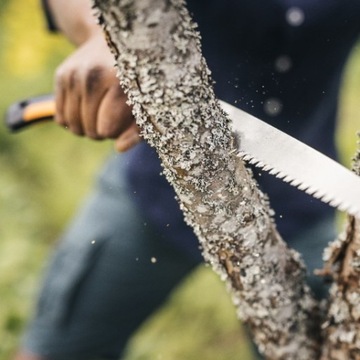 FISKARS PLUS SW68 Складная ручная пила для обрезки ветвей с фиксатором полотна