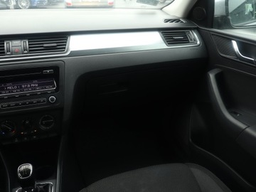 Skoda Rapid II Spaceback 1.2 TSI 85KM 2015 Skoda Rapid Spaceback 1.2 TSI, Salon Polska, zdjęcie 7