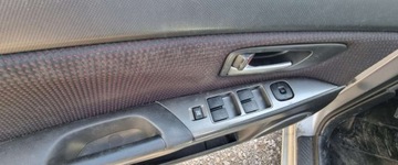 Mazda 3 I Hatchback 1.6 MZ-CD 90KM 2007 Mazda 3 2007r, 1.6 Diesel. Lekko uszkodzony lewy bok. Jezdzi. 1.6 Diesel, zdjęcie 6