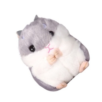 Брелок с хомяком – прекрасный подарок детям.