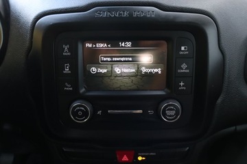 Jeep Renegade SUV 1.6 E-TorQ 110KM 2016 Jeep Renegade 1.6 E-torQ, Salon Polska, zdjęcie 16