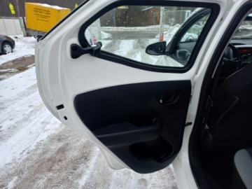 Toyota Aygo II Hatchback 5d 1.0 VVT-i 69KM 2016 TOYOTA AYGO (_B4_) 1.0 (KGB40_) 69 KM, zdjęcie 10