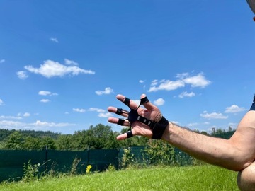 FINGER GRIPPER ПРОФЕССИОНАЛЬНЫЙ тренажер, улучшающий ловкость пальцев.