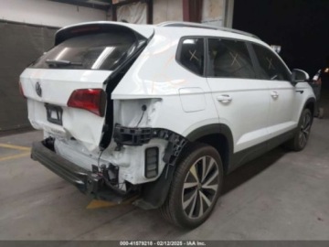 Volkswagen 2023 Volkswagen Inny Taos Se, 2023r., 1.5L 1.5 Benzyna 158KM, zdjęcie 2