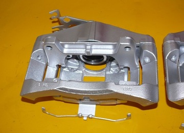 ЗАЖИМЫ ЛЕВЫЙ ПРАВЫЙ ПЕРЕДНИЙ AUDI A6 C6 320 321 мм 04-