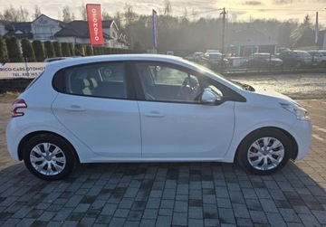 Peugeot 208 I Hatchback 3d 1.4 VTI 95KM 2015 Peugeot 208 1.4 BenzynaLPG 95KM, zdjęcie 2