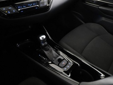 Toyota C-HR I Crossover 1.8 Hybrid 122KM 2018 Toyota C-HR HEV navi kamera cofania klima auto LED, zdjęcie 27