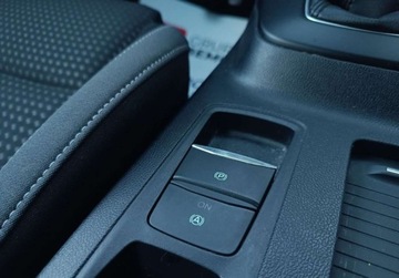 Ford Focus IV Kombi 1.5 EcoBlue 120KM 2020 Ford Focus 1.5 EcoBlue 120KM Titanium P. Winter SalonPL SerwisASO FV23 Gwa, zdjęcie 25