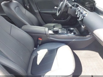 Mercedes Klasa A W177/V177 2022 Mercedes-Benz Klasa A A220 4matic 2.0 Benzyna 188KM, zdjęcie 9