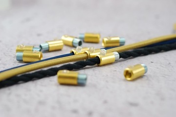 золотой металлический тросовый замок лофт-паук