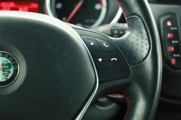 Alfa Romeo Giulietta Nuova II Hatchback 5d Facelifting 2.0 JTD 16v 150KM 2015 Alfa Romeo Giulietta 2.0 JTDM, Skóra, Navi, Klima, zdjęcie 14