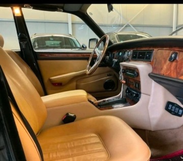 Jaguar XJ III 1980 Jaguar Daimler DOUBLE-SIX VANDEN PLAS 5.3 V12 5.3 Benzyna 295KM, zdjęcie 8