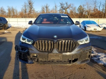 BMW X6 G06 2022 BMW X6 M50i 2022 4.4 Benzyna 523KM, zdjęcie 5