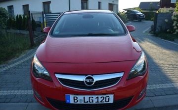 Opel Astra J Hatchback 5d 1.6 Turbo ECOTEC 180KM 2010 Opel Astra 1.6TB Automat Klima Sprowadzony Oplacony 1.6 Benzyna 180KM, zdjęcie 4